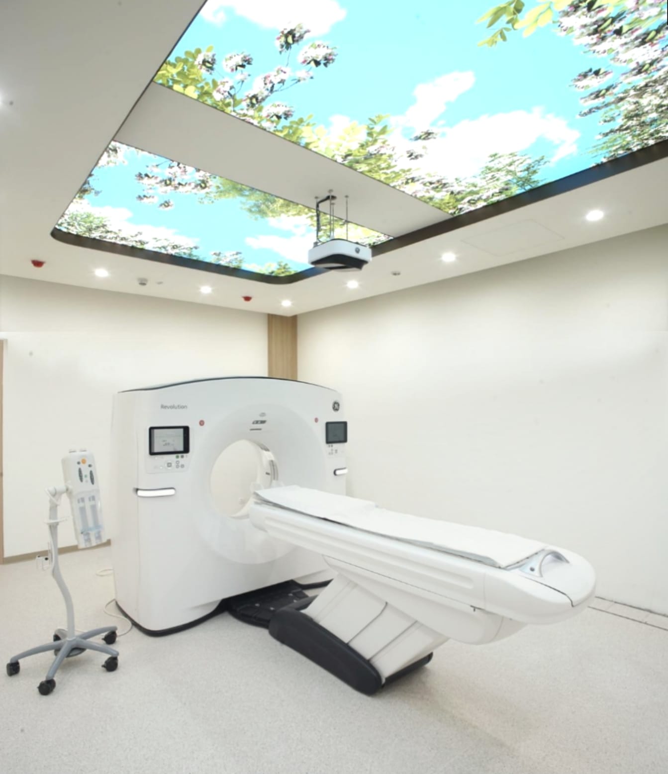 CT imaging suite at a Max Healthcare partner facility (official image)